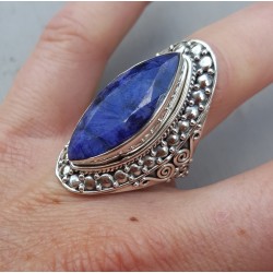 Zilveren ring gezet met marquise Saffier 18 mm