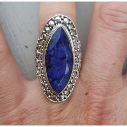 Zilveren ring gezet met marquise Saffier 18 mm