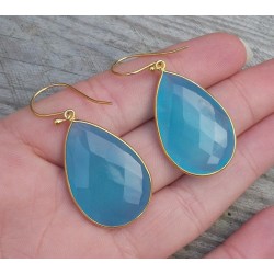 Vergulde oorbellen met grote blauwe Chalcedoon briolet