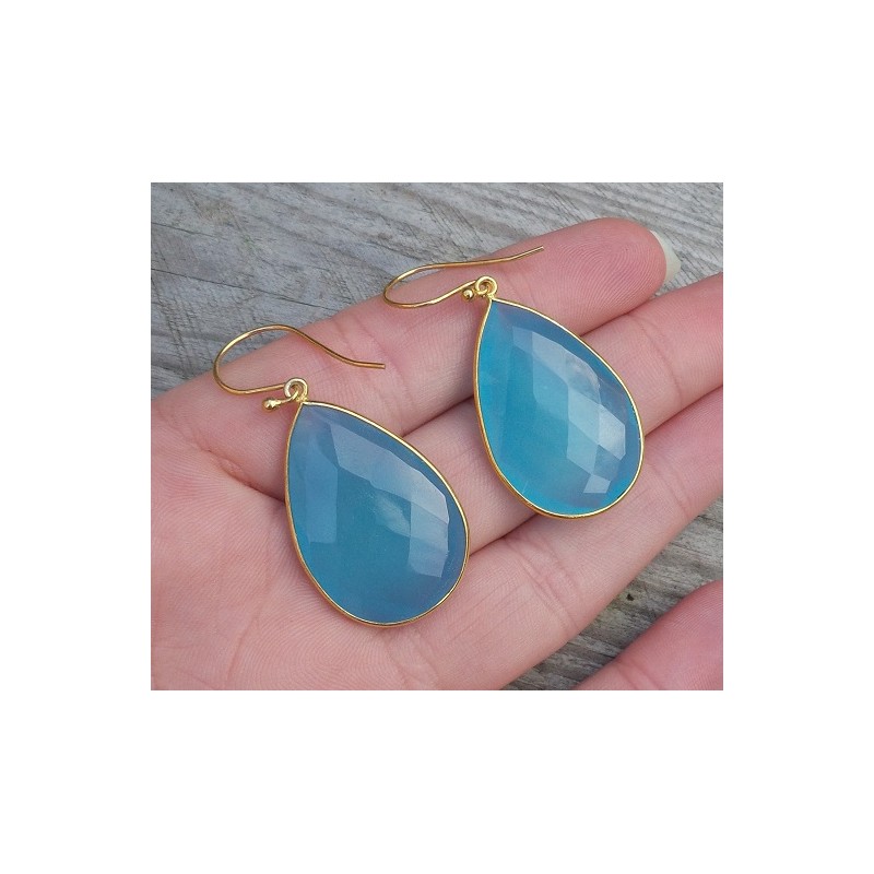 Vergulde oorbellen met grote blauwe Chalcedoon briolet