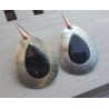 Oorbellen met grote druppelvormige schelp
