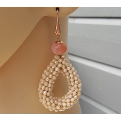 Oorbellen druppel van ivoor kleurige kristallen en Cherry quartz