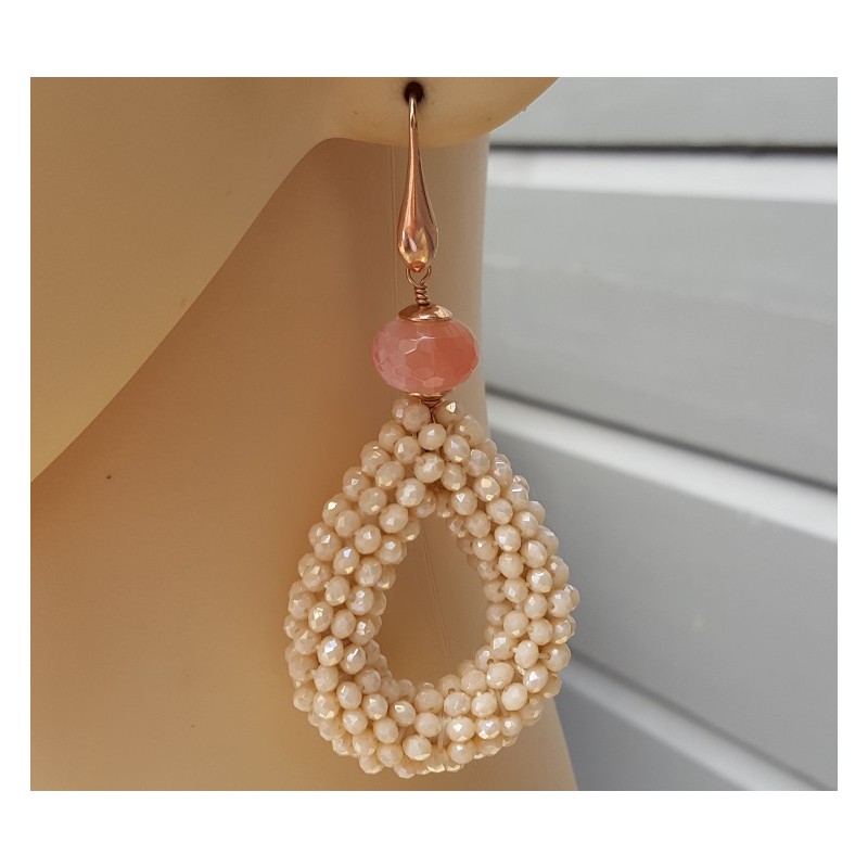 Oorbellen druppel van ivoor kleurige kristallen en Cherry quartz