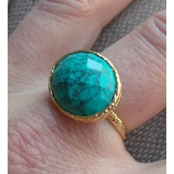 Vergulde ring gezet met dwarsliggende ovale Turkoois 17.3 mm