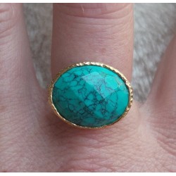 Vergulde ring gezet met dwarsliggende ovale Turkoois 17.3 mm