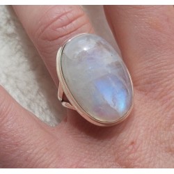 Zilveren ring gezet met ovale regenboog Maansteen 17.5 mm
