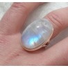 Zilveren ring gezet met ovale regenboog Maansteen 17.5 mm