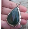 Zilveren hanger druppelvorm Nephriet Jade bewerkte setting