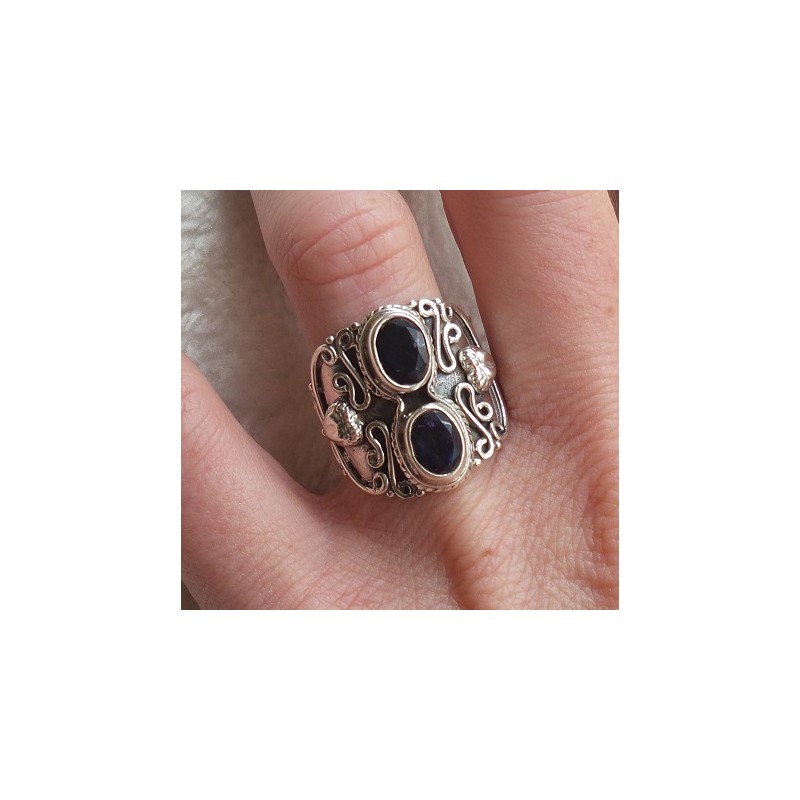 Zilveren ring gezet met Ioliet maat 17 mm