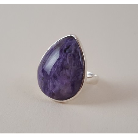 Zilveren ring gezet met brede druppelvorm Charoiet 18 mm