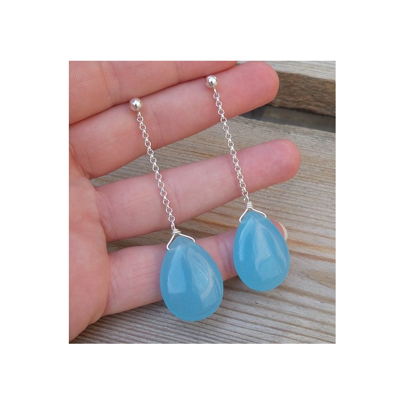 Zilveren oorbellen met blauwe Jade briolet