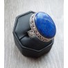 Zilveren ring met Lapis Lazuli in bewerkte setting maat 18 mm