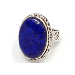 Zilveren ring met Lapis Lazuli in bewerkte setting maat 18 mm