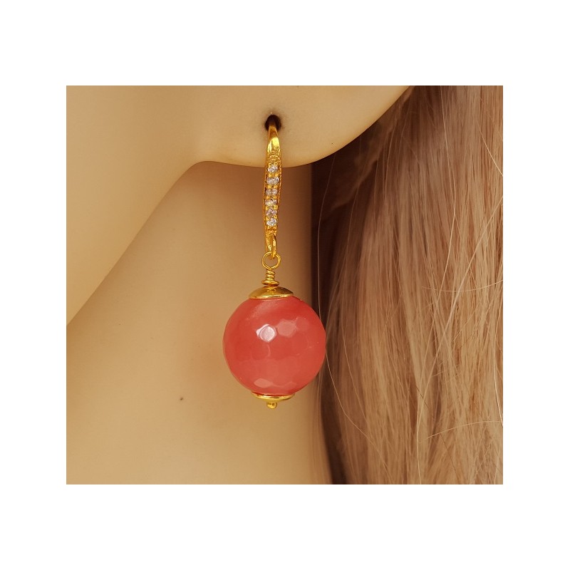 Vergulde oorbellen met Cherry quartz