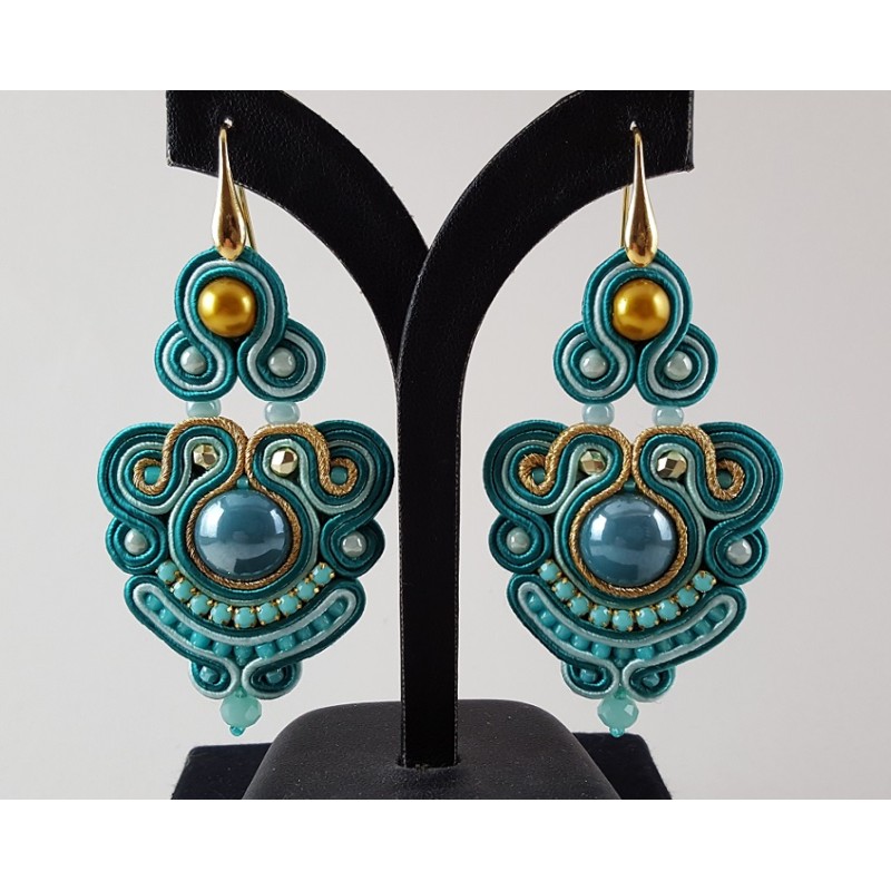 Vergulde oorbellen mint groen met goud handgemaakte hanger