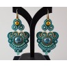 Vergulde oorbellen mint groen met goud handgemaakte hanger