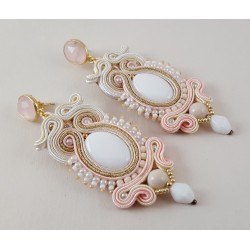 Vergulde oorbellen met roze Chalcedoon en handgemaakte hanger