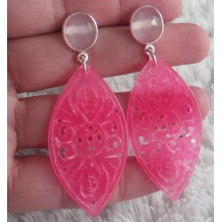 Zilveren oorbellen met roze Chalcedoon en uitgesneden roze Jade