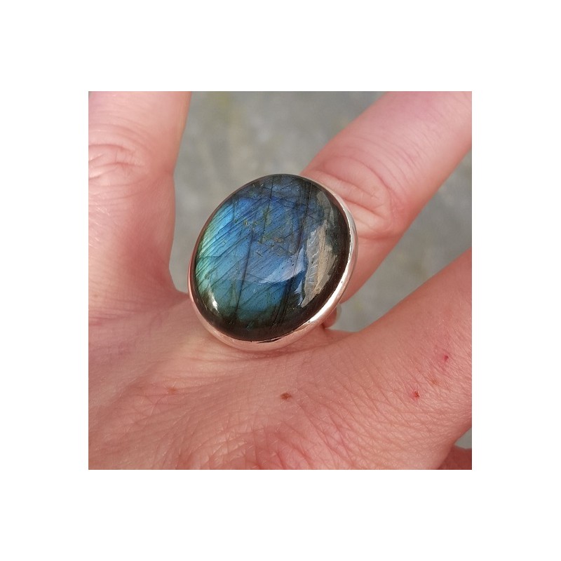 Zilveren ring gezet met ovale cabochon Labradoriet 15.7 mm
