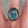 Zilveren ring gezet met ovale cabochon Labradoriet 15.7 mm