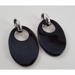 Creolen met ovale zwarte Buffelhoorn hanger
