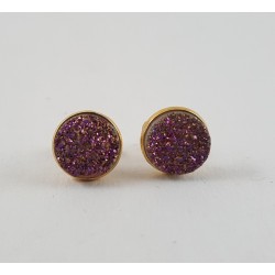 Vergulde oorknoppen gezet met ronde paarse druzy Titanium