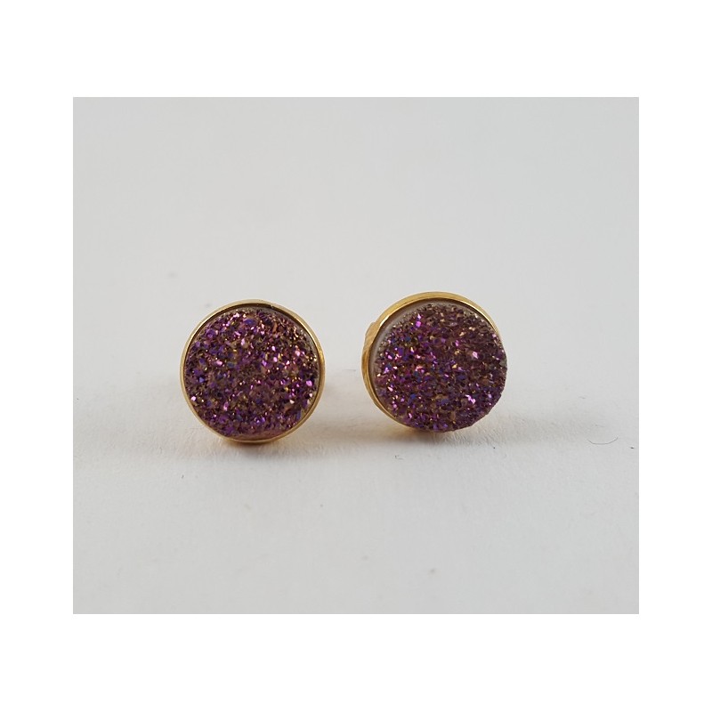 Vergulde oorknoppen gezet met ronde paarse druzy Titanium