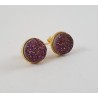 Vergulde oorknoppen gezet met ronde paarse druzy Titanium