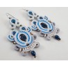 Zilveren oorbellen met wit met blauwe handgemaakte hanger