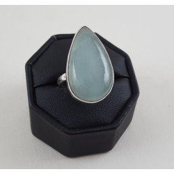 Zilveren ring gezet met druppelvormige cabochon Aquamarijn 18 mm