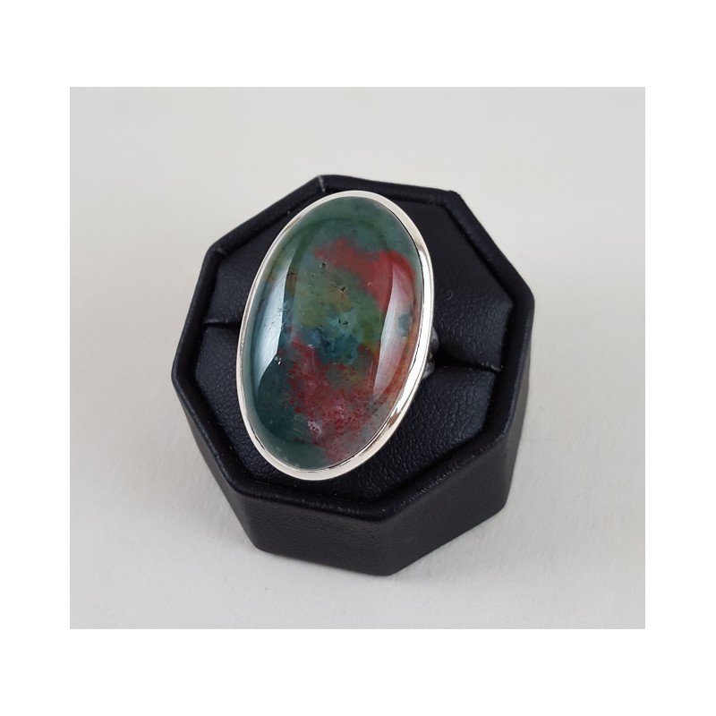 Zilveren ring gezet met ovale Bloedsteen 16.5 mm