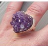 Zilveren ring gezet met hart van ruwe Amethist 17.3 mm