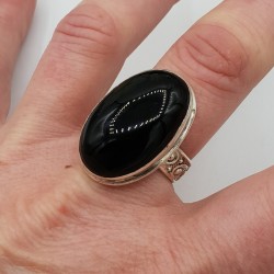 Zilveren ring met grote brede ovale zwarte Onyx 19.5 mm