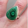 Zilveren ring gezet met druppelvormige Malachiet 17.7 mm