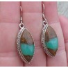 Zilveren oorbellen Boulder Chrysopraas gezet in bewerkte setting