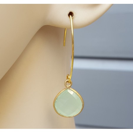 Vergulde oorbellen met lime groene Chalcedoon druppel