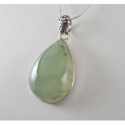 Zilveren hanger druppelvormige cabochon Prehniet