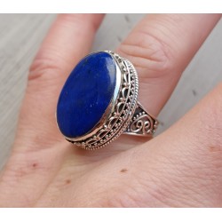 Zilveren ring ovale cabochon Lapis in bewerkte setting 17.3 mm