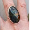 Zilveren ring gezet met grote ovale Labradoriet 17.5 mm