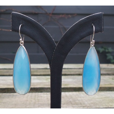 Zilveren oorbellen met smalle blauwe Chalcedoon