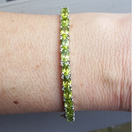 Zilveren armband / bangle gezet met Peridot