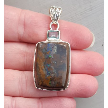 Zilveren hanger gezet met Boulder Opaal en blauw Topaas
