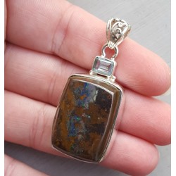 Zilveren hanger gezet met Boulder Opaal en blauw Topaas