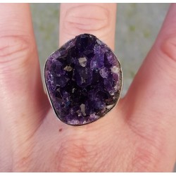 Zilveren ring gezet met ruwe Amethist 20.5 mm