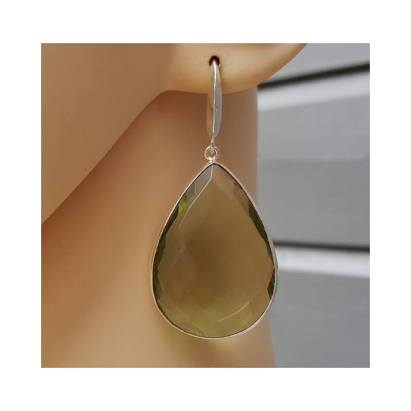 Zilveren oorbellen gezet met grote groene Amethist quartz