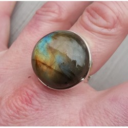 Zilveren ring gezet met ronde cabochon Labradoriet 17.7 mm