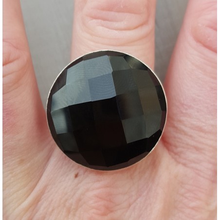 Zilveren ring gezet met ronde facet zwarte Onyx 18 mm