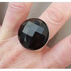 Zilveren ring gezet met ronde facet zwarte Onyx 18 mm