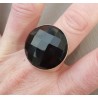 Zilveren ring gezet met ronde facet zwarte Onyx 18 mm