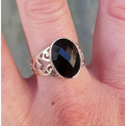 Zilveren ring gezet met ovale facet zwarte Onyx maat 19